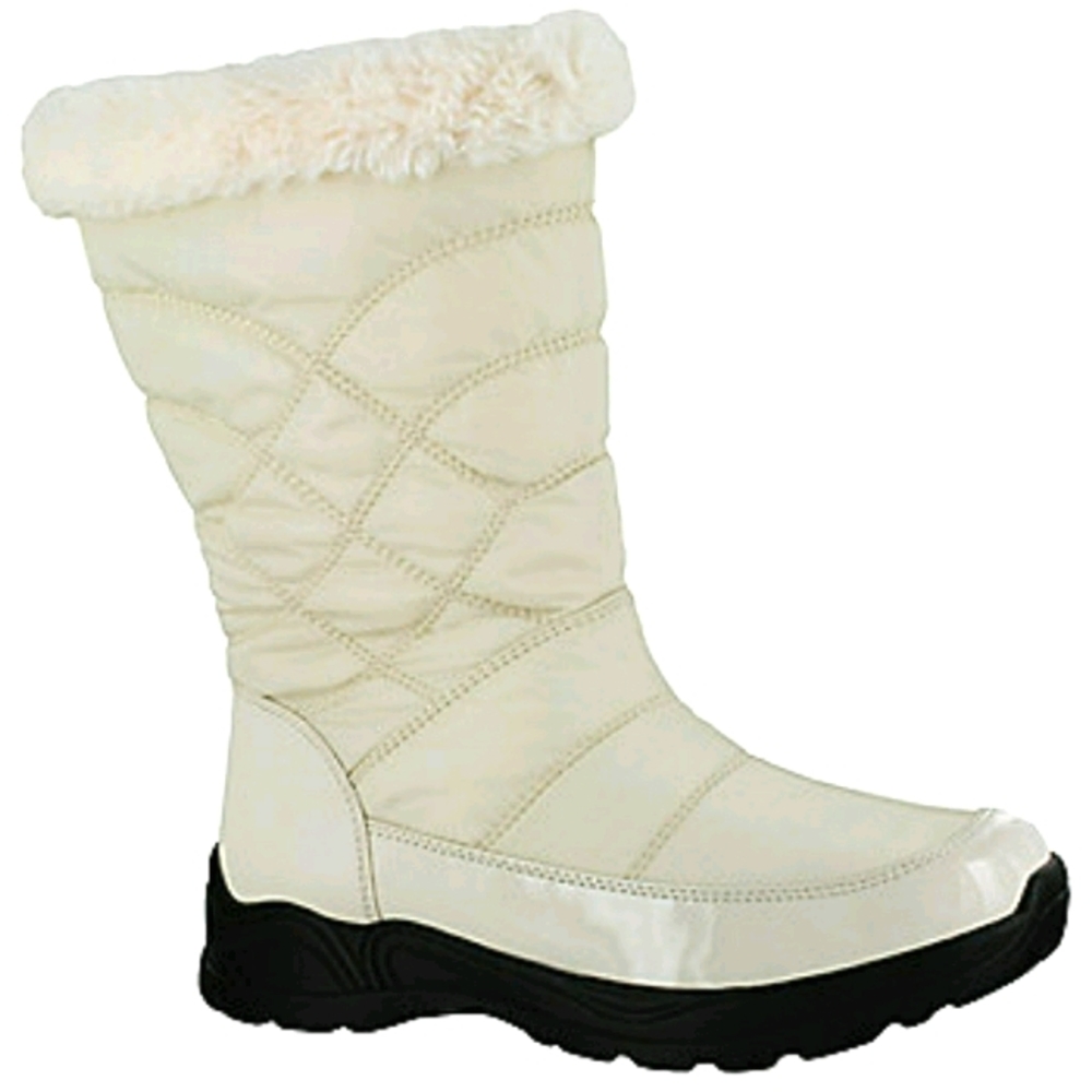 NWB Easy Dry by easy street cuddle white boots